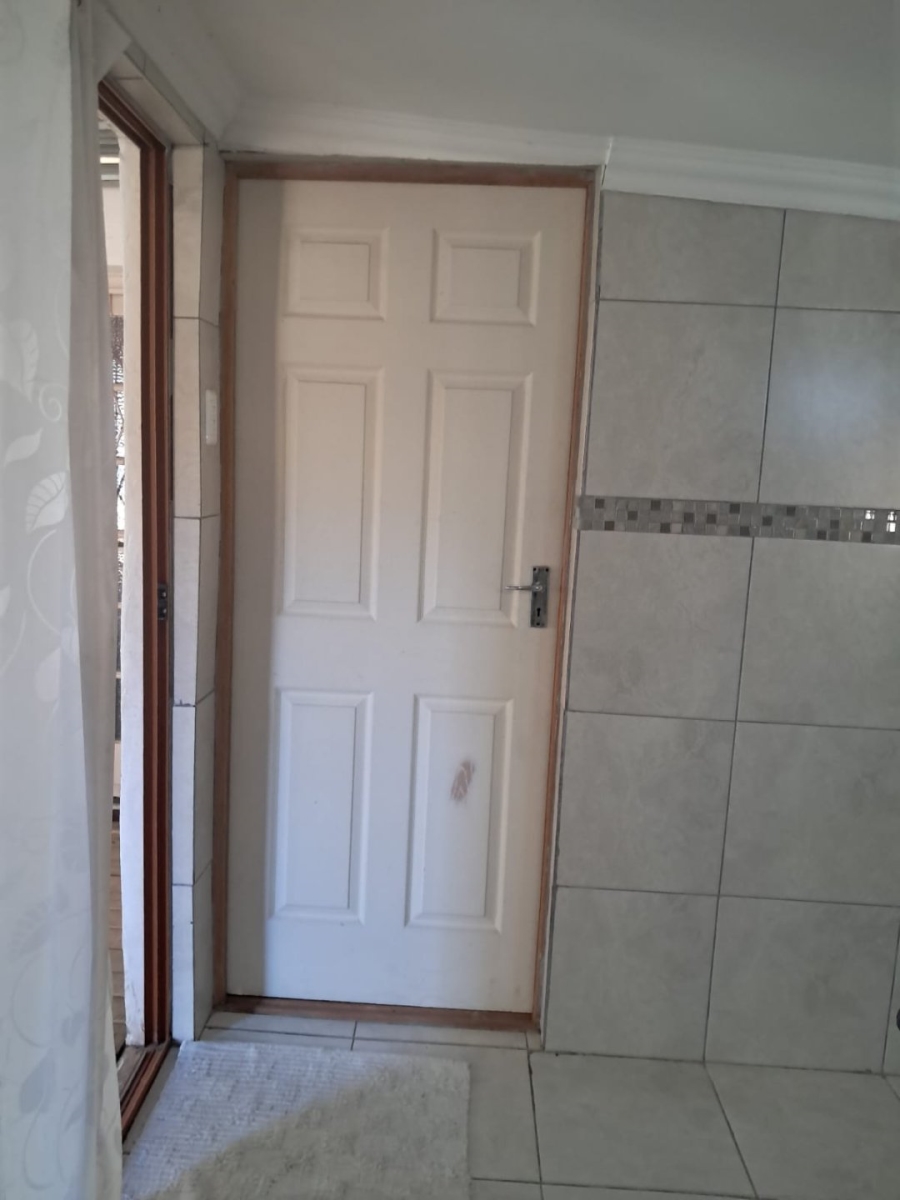 3 Bedroom Property for Sale in Heuwelkruin Eastern Cape